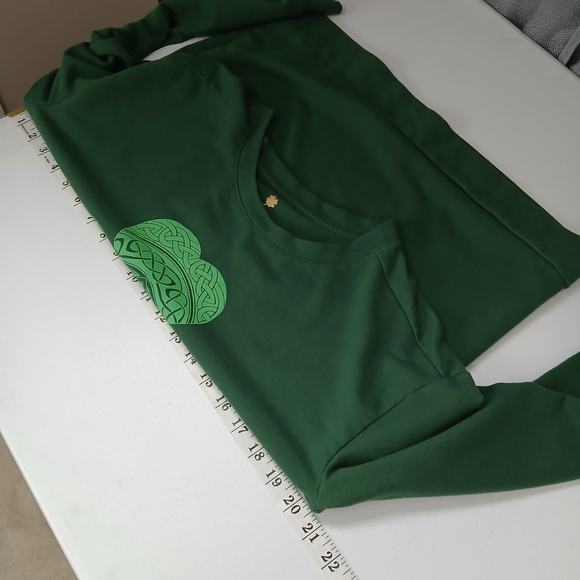 St. Patrick's Day Sweater Women Small Celtic Clover Green Shamrock Lucky Irish - Picture 7 of 10